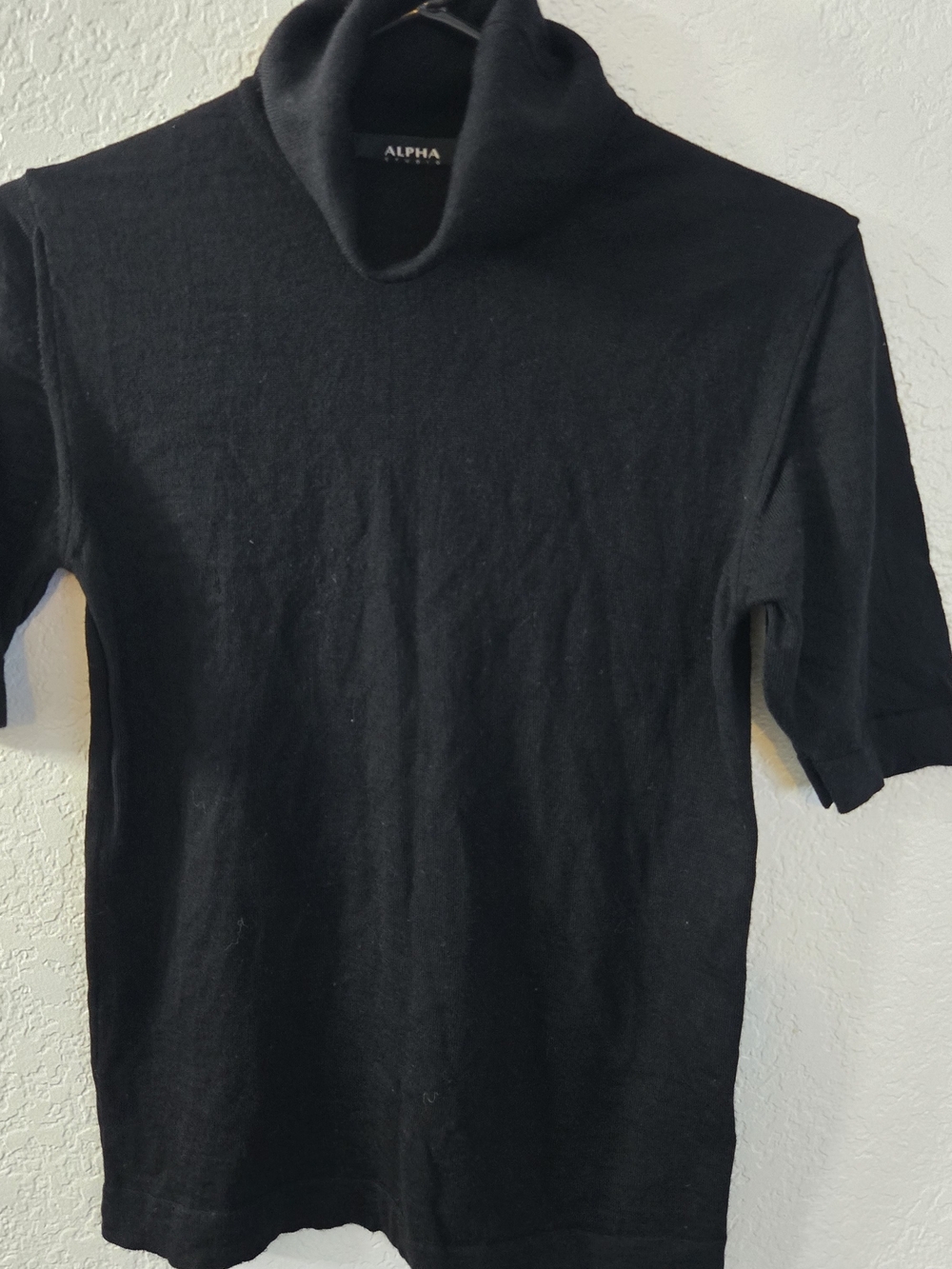 100% Wool Alpha Studio Black Short-Sleeve Turtleneck Shirt